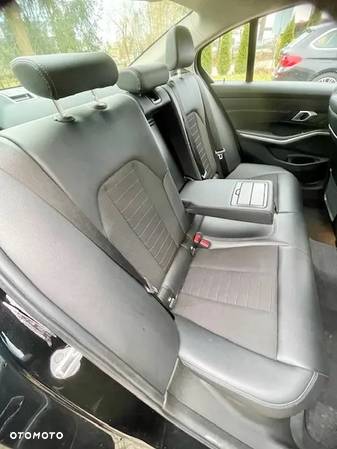 BMW Seria 3 318i Advantage - 16