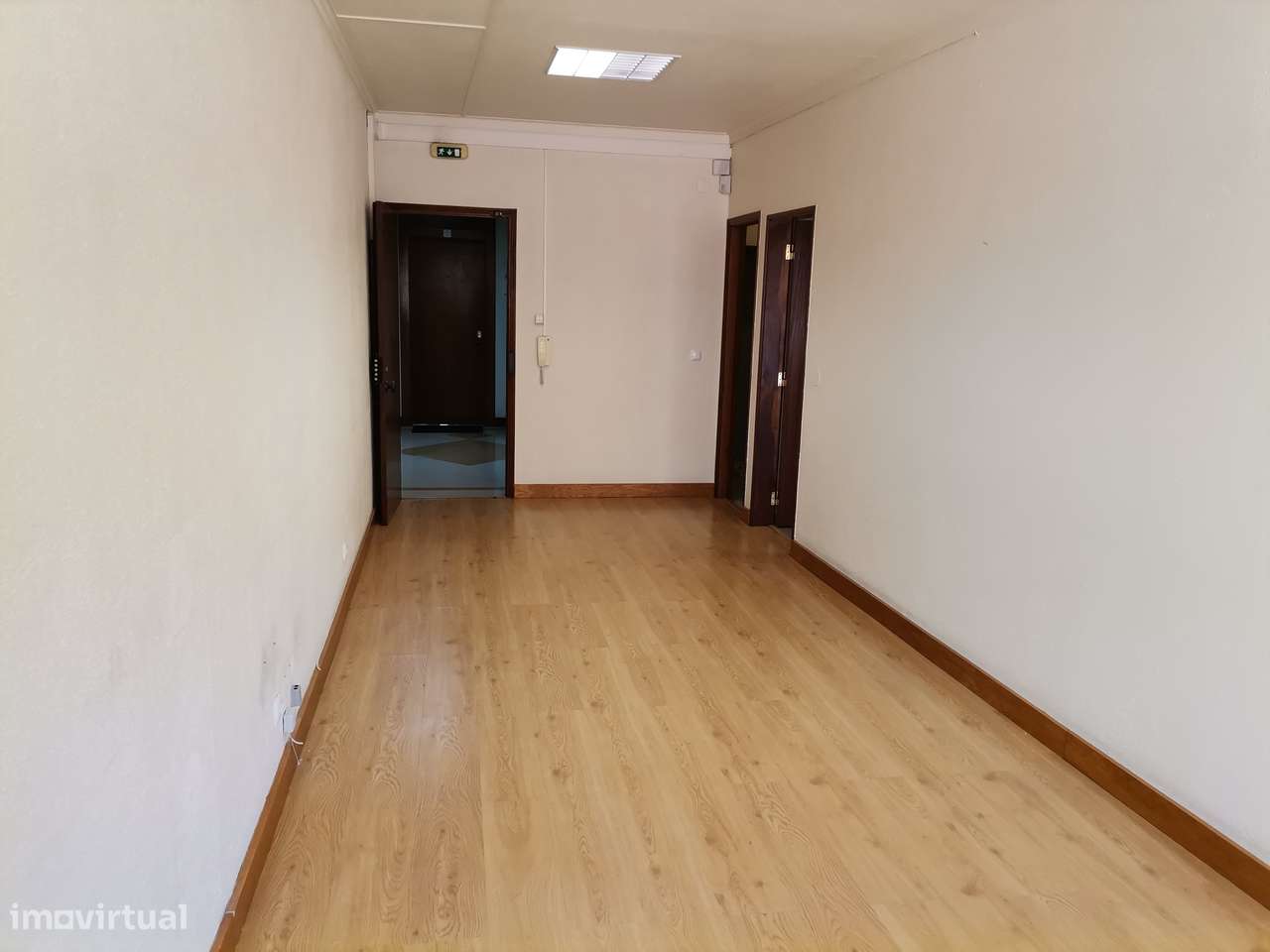 Escritório c/luz natural, próximo Av Liberdade, parqueamento, terraço - Grande imagem: 2/18