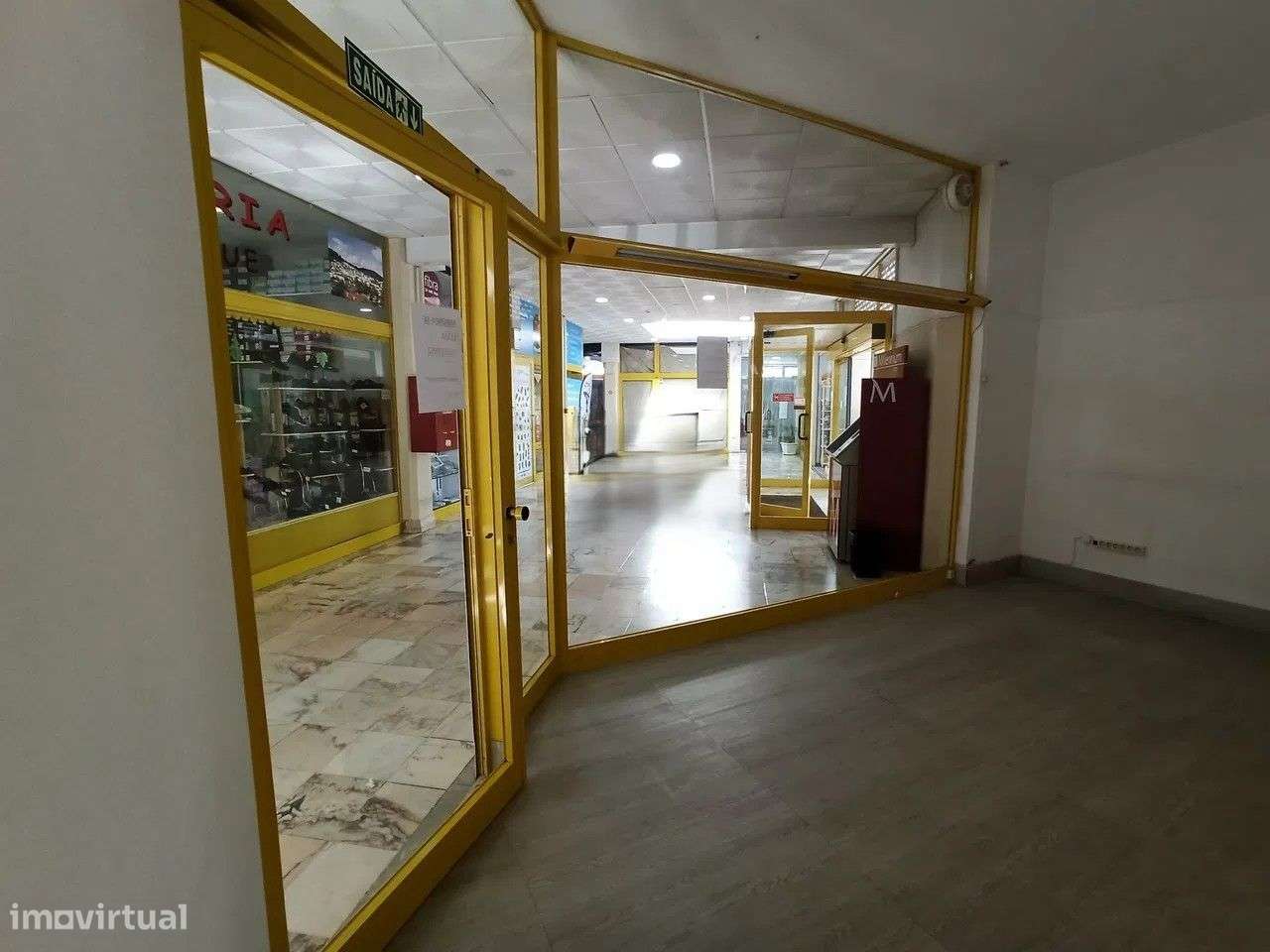 Loja Centro Comercial D. Maria II, Cacém - Grande imagem: 4/7