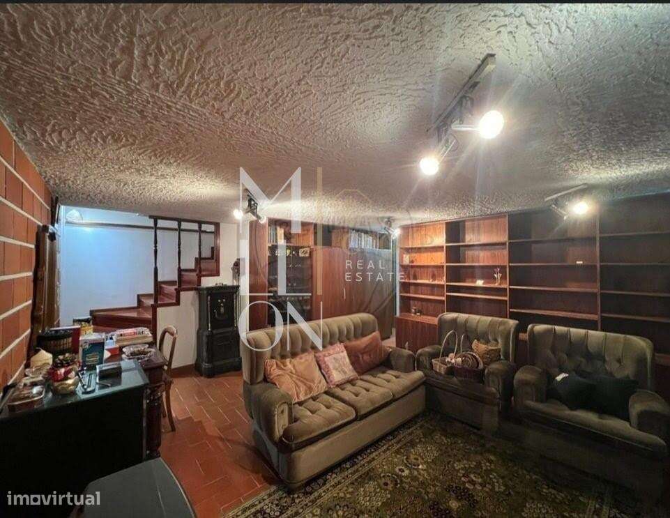 Arrendamento – Moradia T3+1 mobilada com cave, garagem, r/c e 1º andar - Grande imagem: 5/11