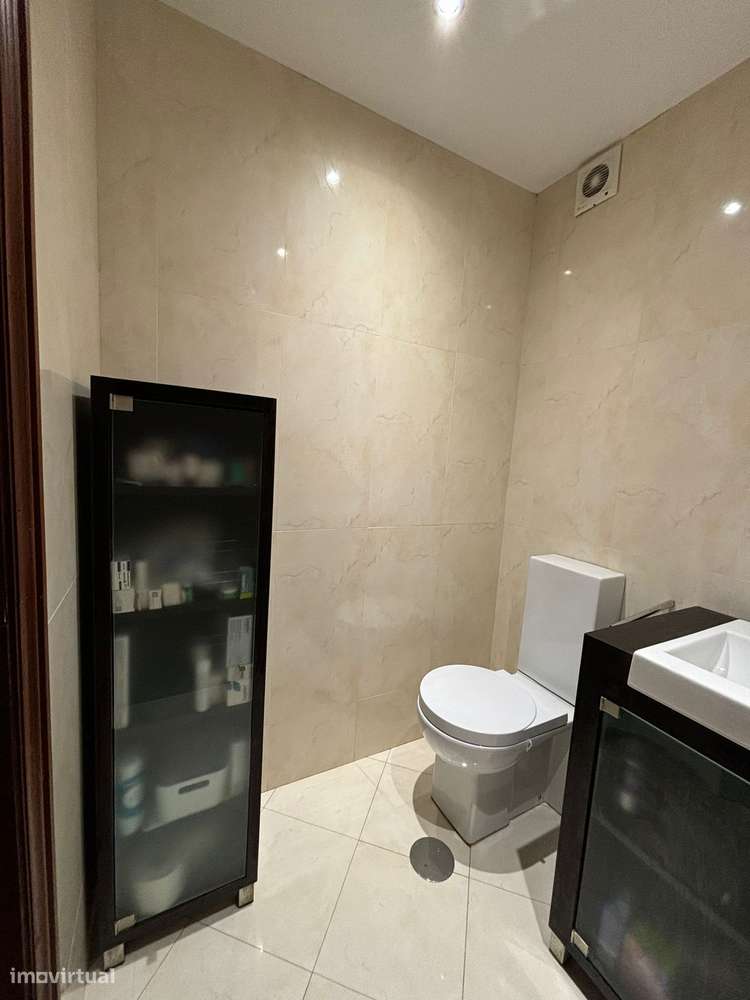 Bom T4 c/ terraço/varandas/nascente poente, a 5 minutos a pé do metro-25