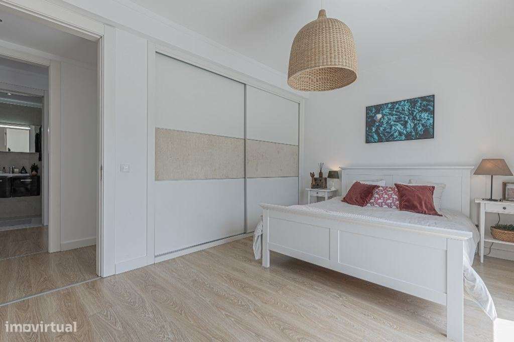 Moradia V4 em Santo António da Charneca, Barreiro  Conforto, Espaço...-17