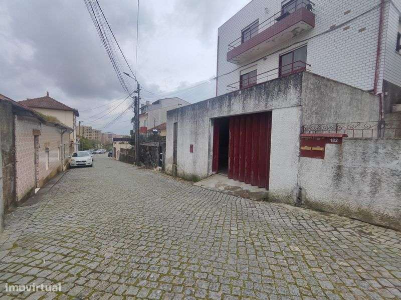 Lugar de Garagem ao metro de santo ovideo - Grande imagem: 4/9