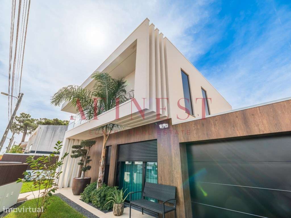 MORADIA T4 DE LUXO | 3 SUÍTES | ELEVADOR | PISCINA AQUECIDA | AROEIRA-1