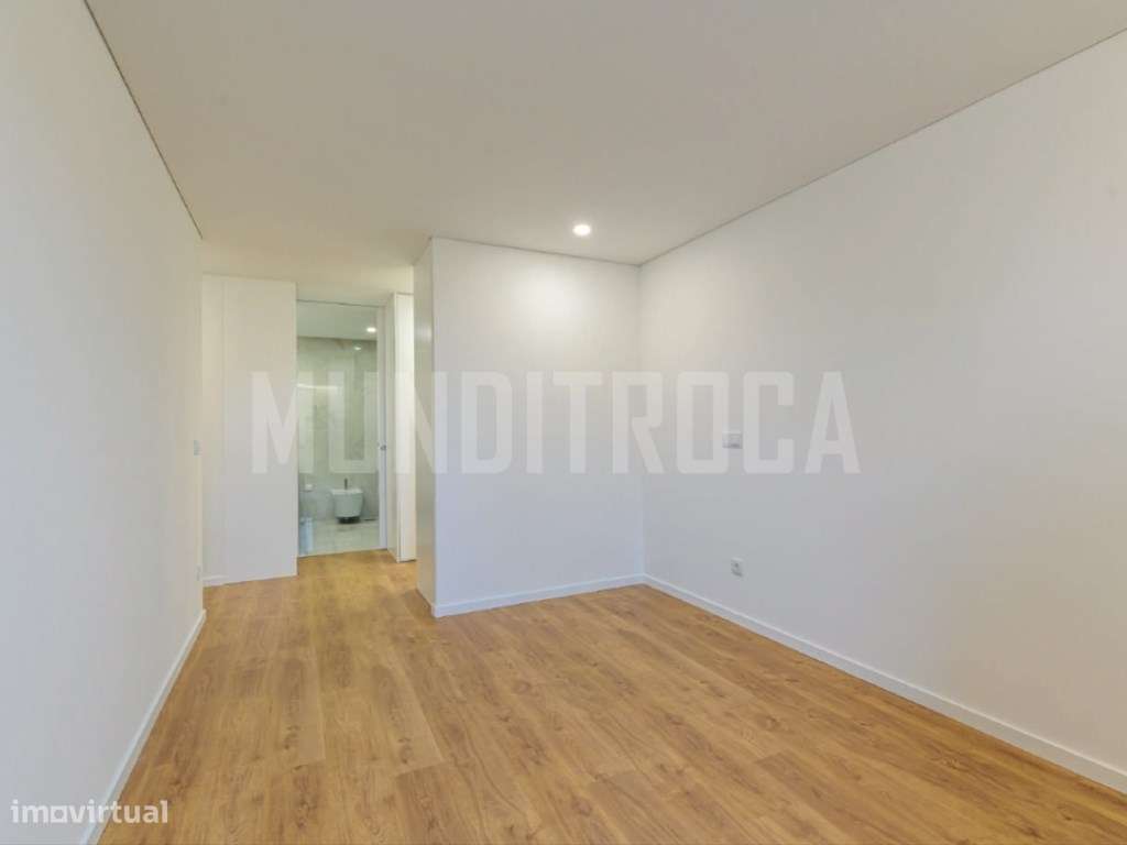 Apartamento T3 Ferreiros - c/ terraço-1