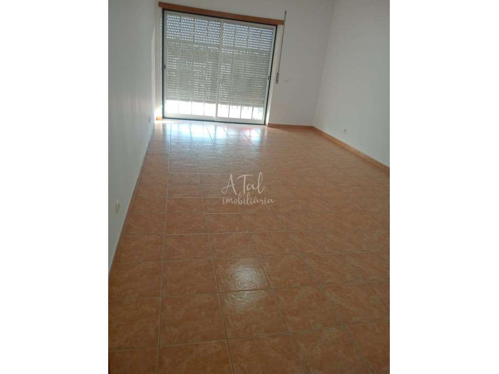 Apartamento T3 totalmente remodelado-9