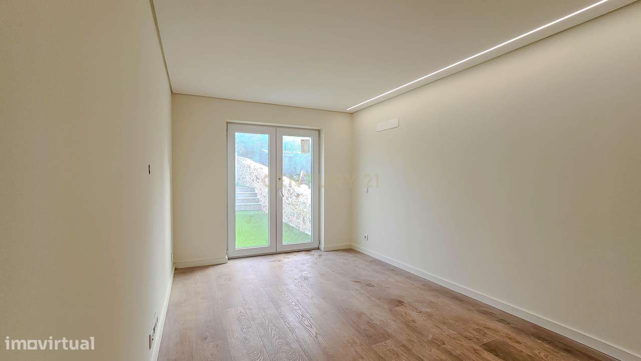 Moradia T2 Totalmente Renovada com Jardim –  a 15 min de Vila do Conde-9