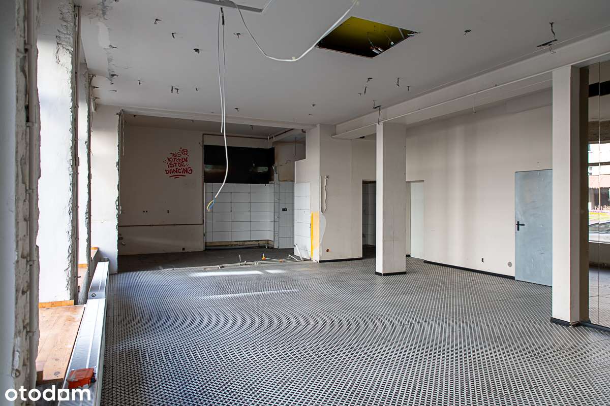 Lokal na parterze z 4 dużymi witrynami w zabytkowej kamienicy-4