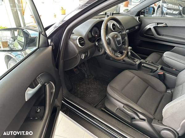 Audi A3 1.6 TDI Ambiente - 10