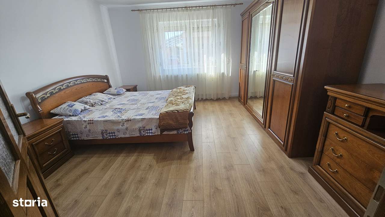 Casa cu 3 dormitoare de inchiriat in zona Iosia (strada Zarandului) - Imagine principală: 3/17
