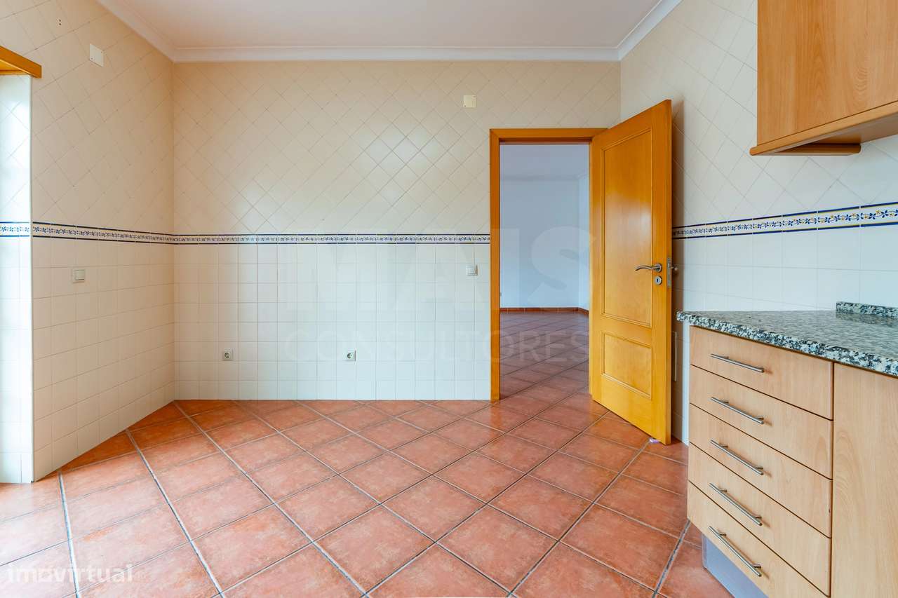 Apartamento T2 em Salvaterra de Magos com elevador, parqueamento e ... - Grande imagem: 5/30