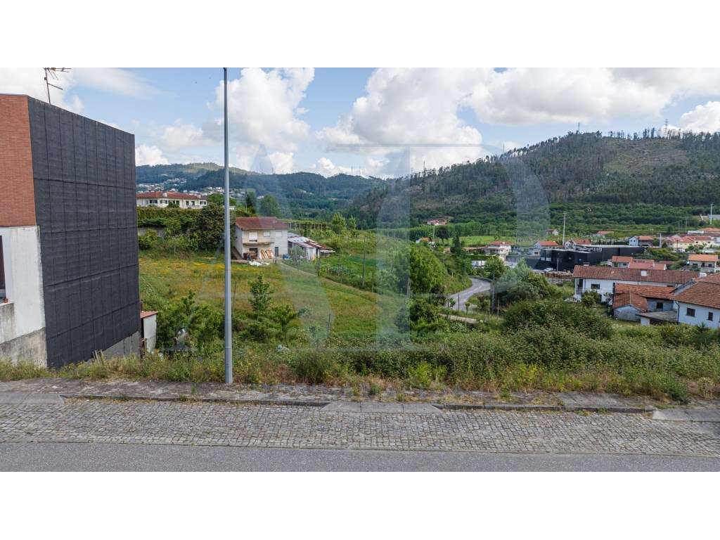 Lote para Moradia em Banda na Urbanização Vale da Gandra-10