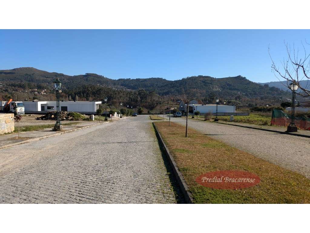 Lote para moradia individual no Pico, Vila Verde.-10