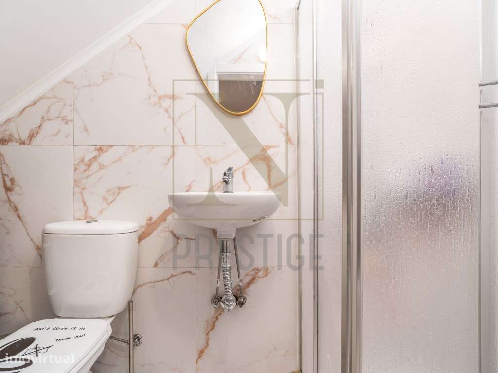 Moradia T8 no Bairro Norton de Matos-7