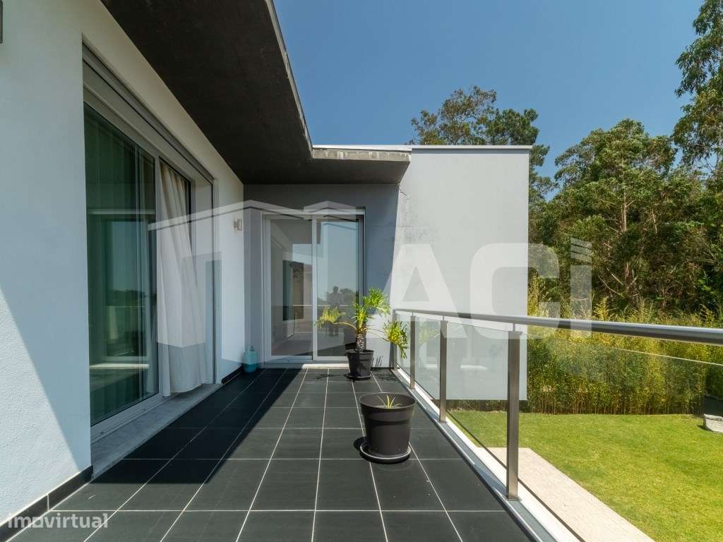 Magnífica Moradia T3+2 nos arredores da Cidade de Leiria-38