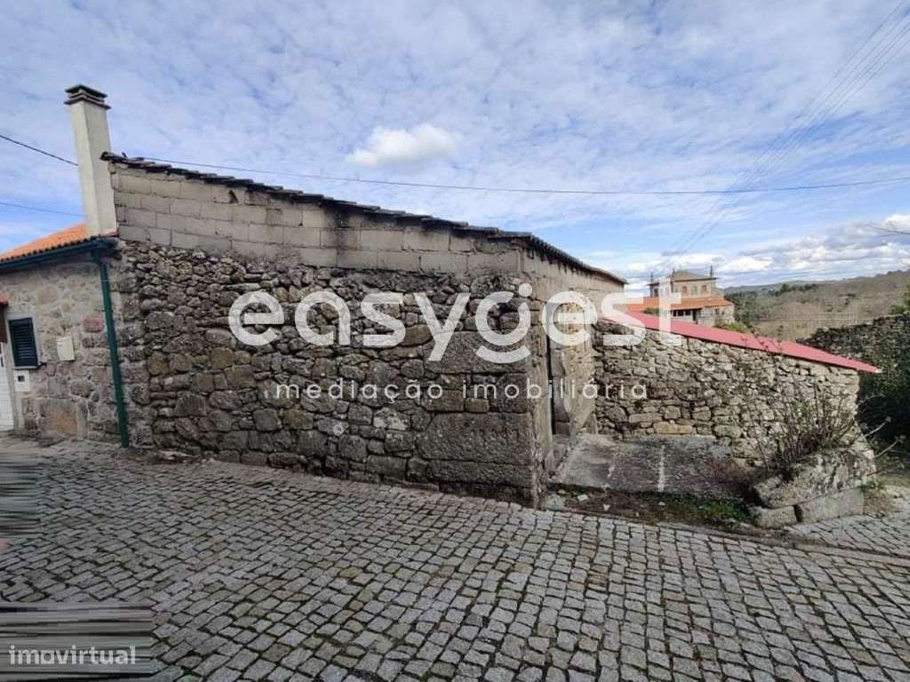 Moradia de 2 pisos com 126m2 para recuperar situada em Trancoso. - Grande imagem: 3/15