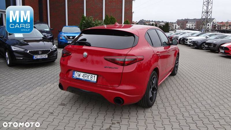 Alfa Romeo Stelvio - 5