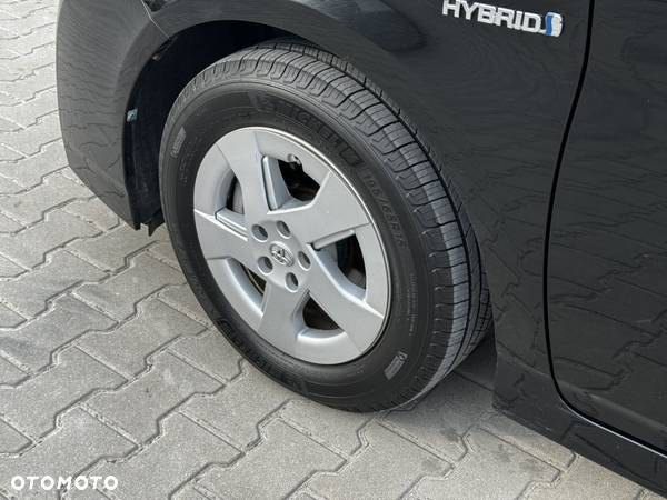 Toyota Prius (Hybrid) Comfort - 13