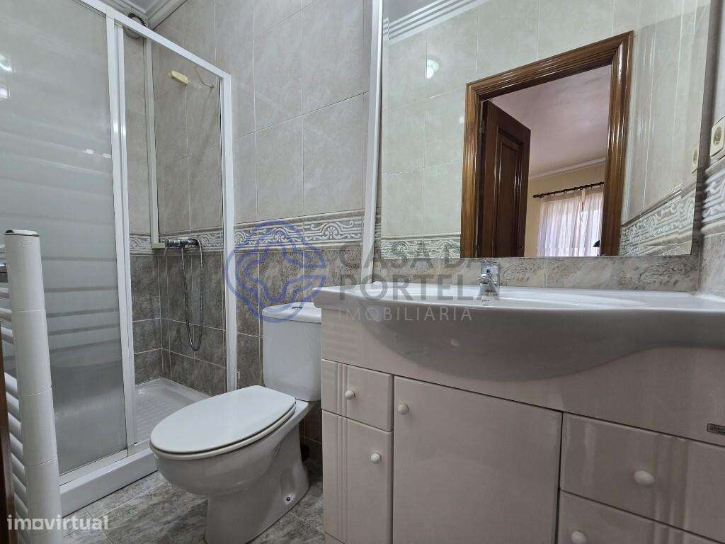 Moradia T3 com varanda, aproveitamento de sótão com Luz direta e terr - Grande imagem: 4/32