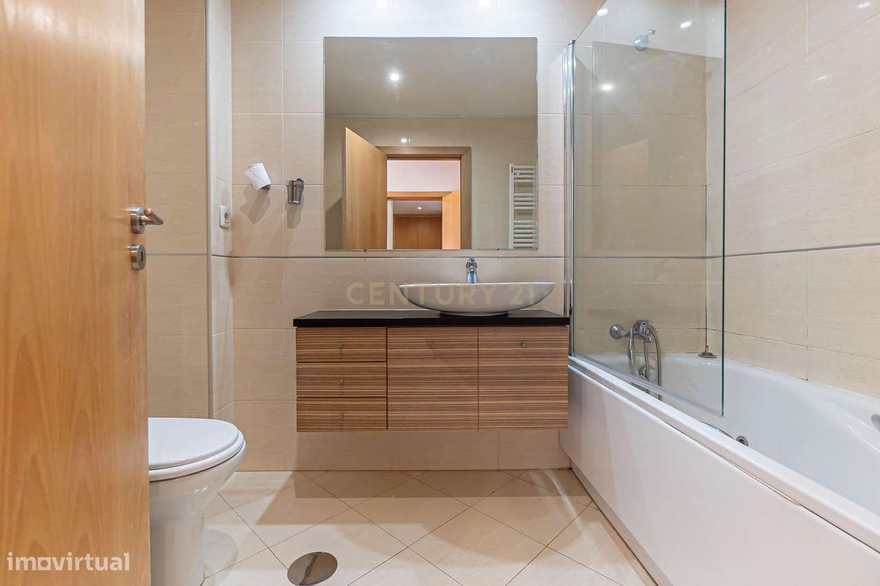 T3 Duplex junto ao Hospital de São João-30