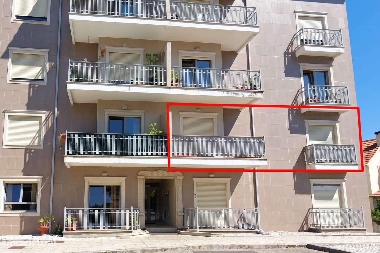Apartamento T3 com Suíte, Elevador e Garagem em Oliveira do Bairro-12