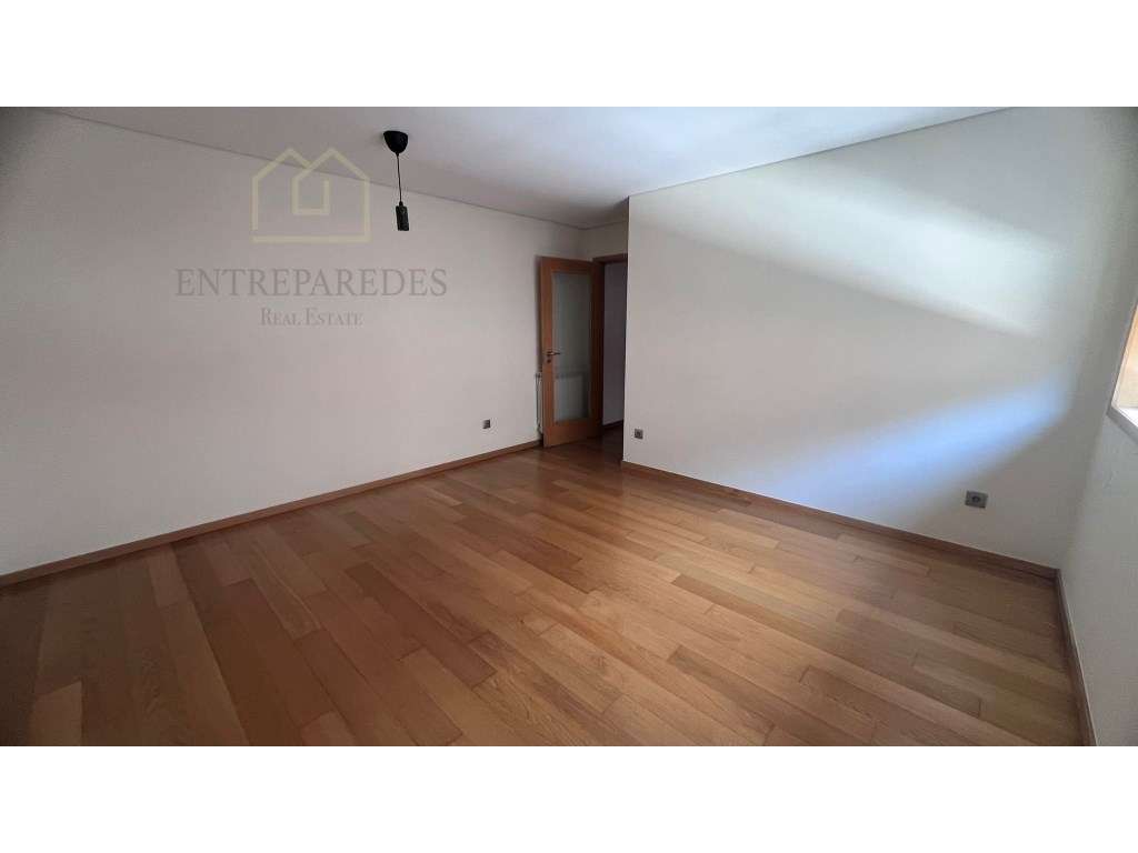 Apartamento T1 para arrendar no centro do Porto próximo a Praça dos... - Grande imagem: 4/9