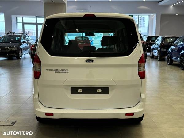 Ford Tourneo Courier 1.5 TDCi Trend - 6