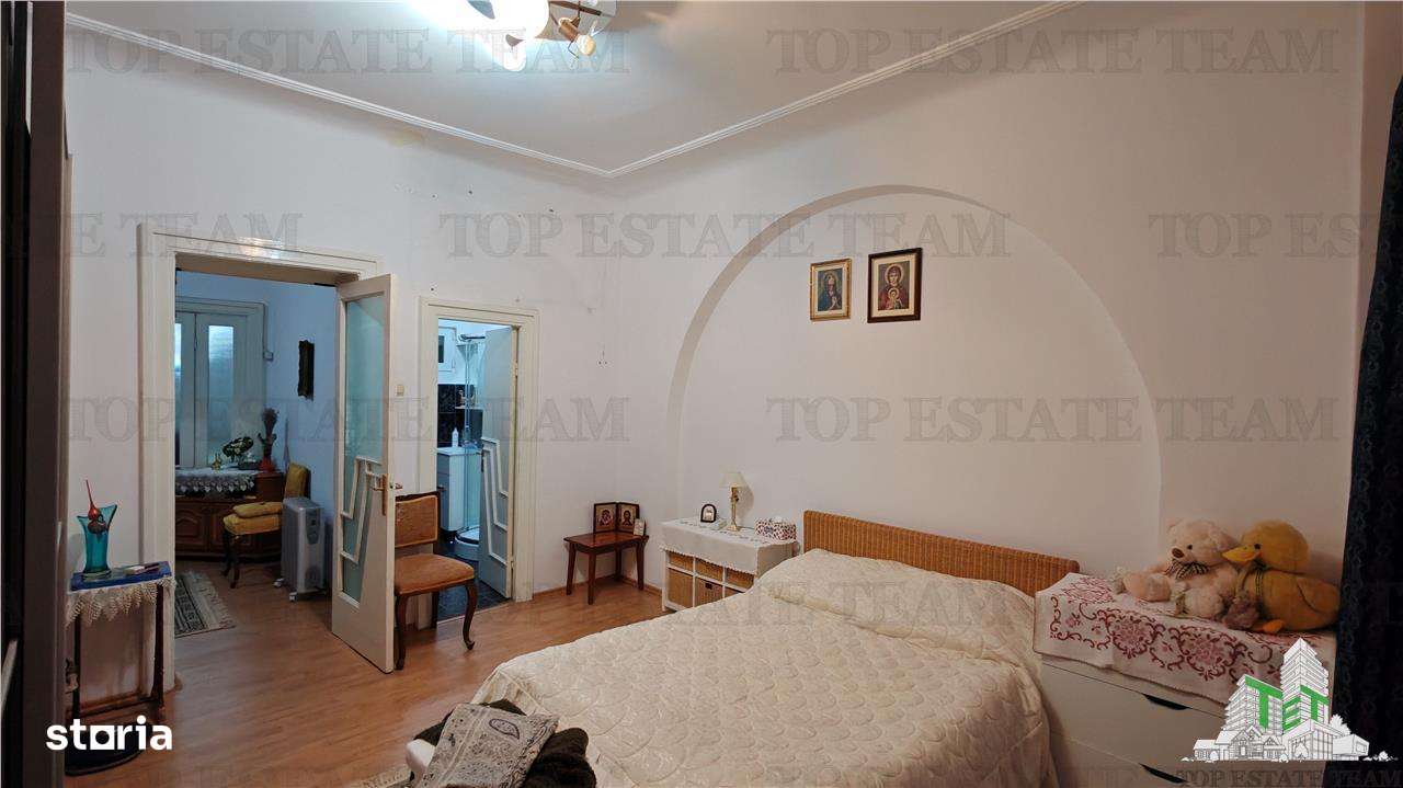 Apartament de 3 camere ultracentral, cladire interbelica (solida) etaj - Imagine principală: 4/20