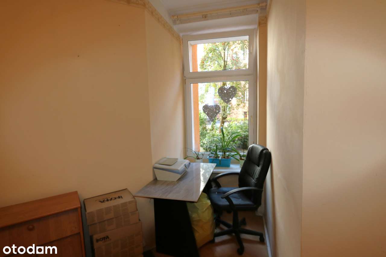 Kawalerka NA PARTERZE DO KAPITALNEGO REMONTU.-13