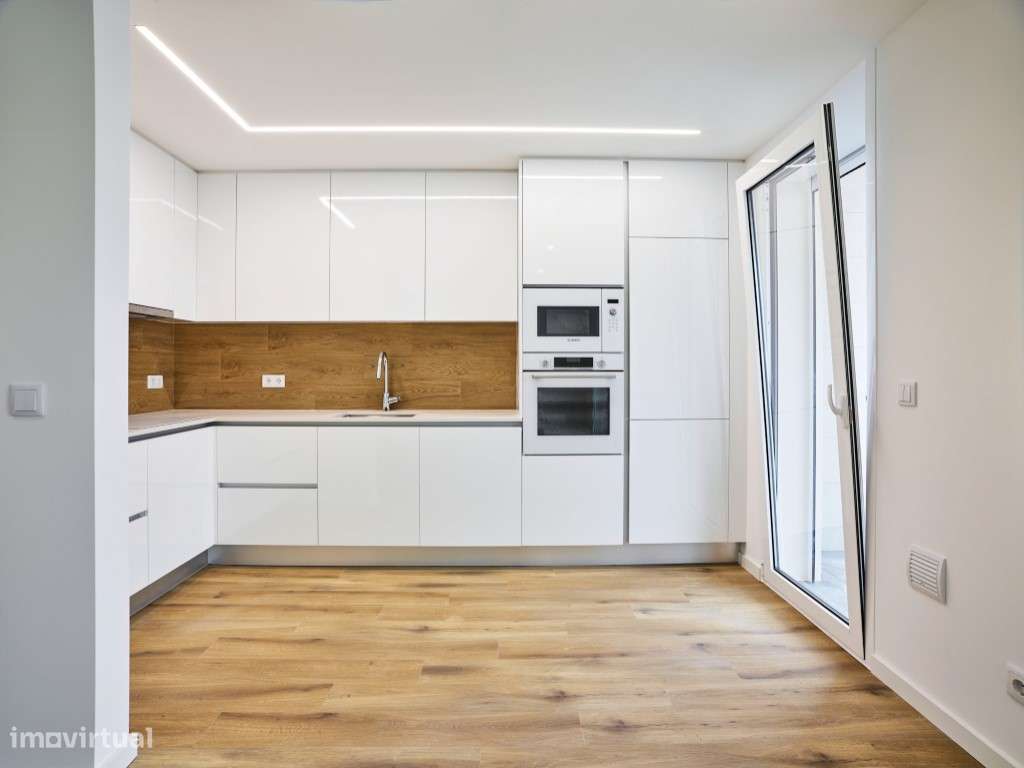 Edifício Independência- T2, r/c, excelentes áreas a 400 metros da p...-5