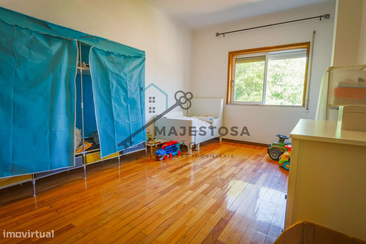Apartamento T3 no Último Andar com Garagem — Gualtar (Braga)-21