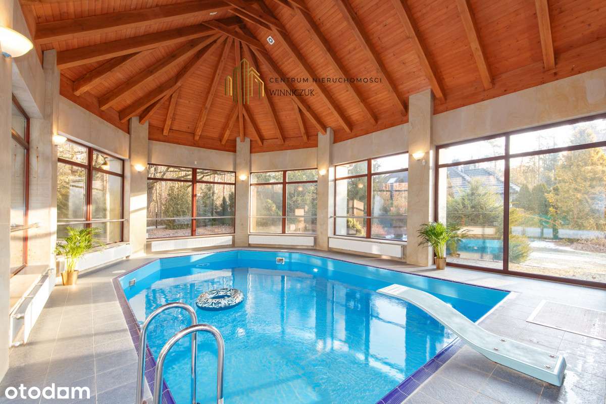 Rezydencja z basenem tuż przy lesie-8