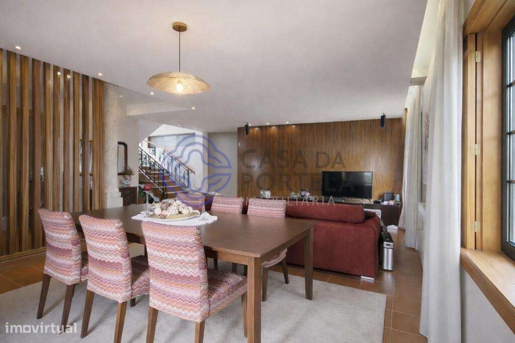 Moradia T5 com piscina e jardim, perto da praia, em Aver O Mar, Póvoa - Grande imagem: 3/27