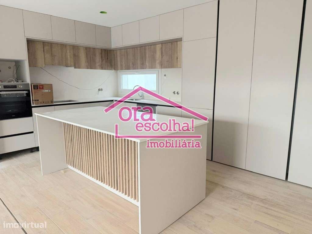 Moradia ISOLADA nova TÉRREA de 4 Assoalhadas em Fernão Ferro com ga... - Grande imagem: 5/14