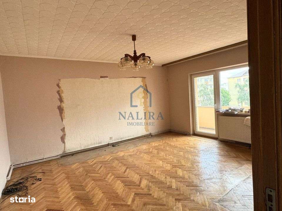 De vanzare apartament cu 3 camere decomandate etaj 3/4 Petru Rares - Imagine principală: 4/9
