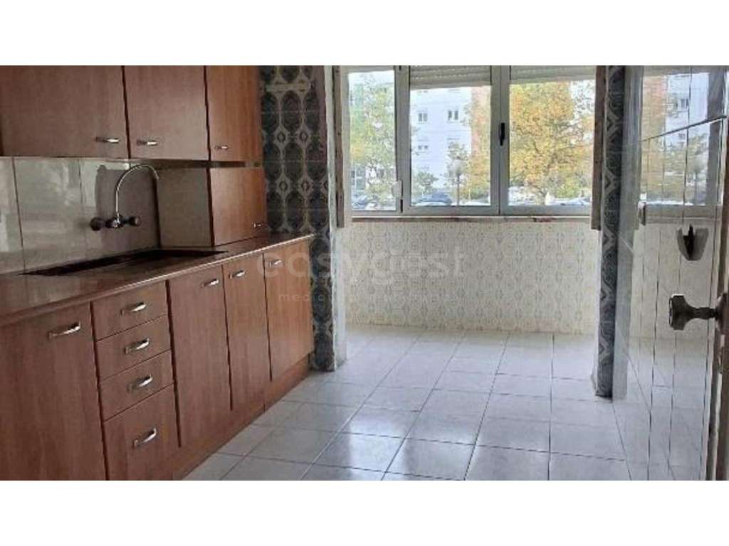 T2 em Oeiras de 81m2 para remodelar na Figueirinha - Grande imagem: 4/9