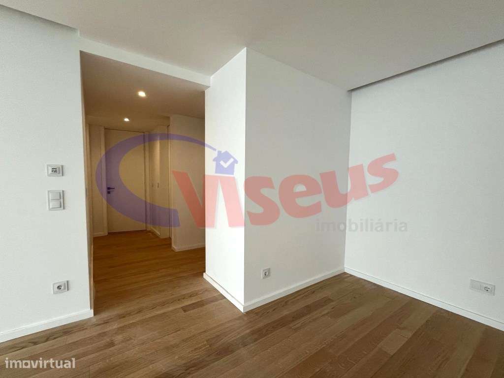Apartamento T3 Penthouse Novo com Terraço e Varanda Coimbrões - Grande imagem: 4/12