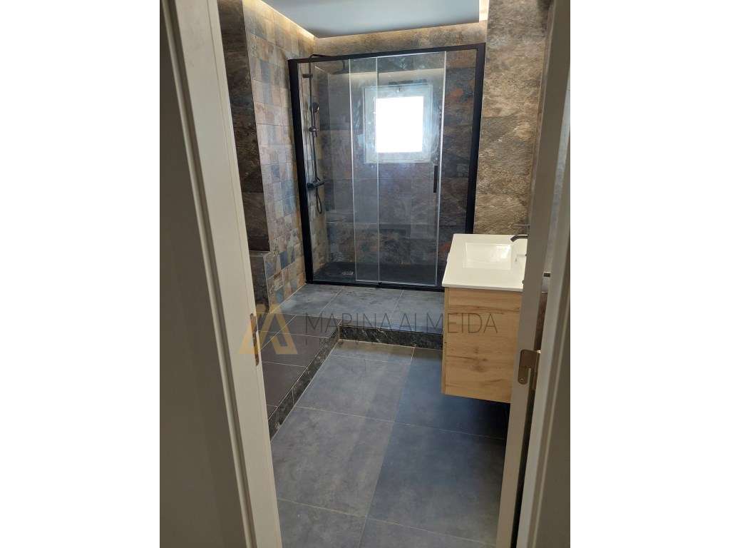 Moradia t4 com 2 pisos ( 5 assoalhadas), com 228m2, Piscina aquecid...-26