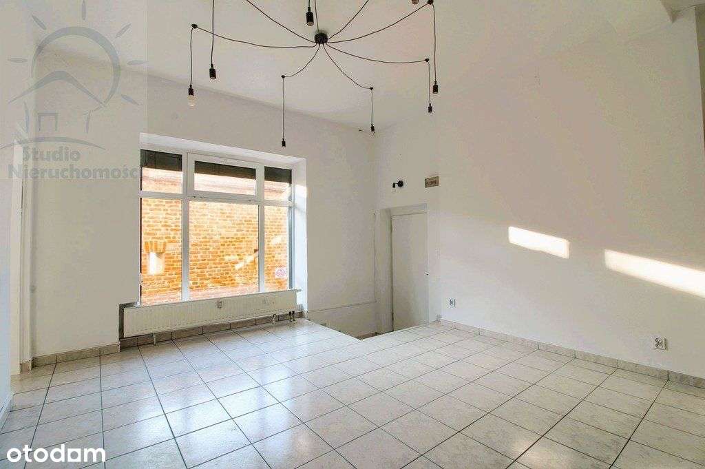 Lokal usługowy z witryną na Starówce