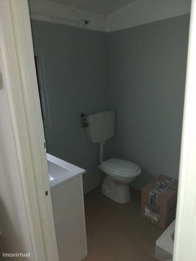 Apartamento 3 Ass. Remodelado c/ quintal e Anexo - Pinhal Novo-9