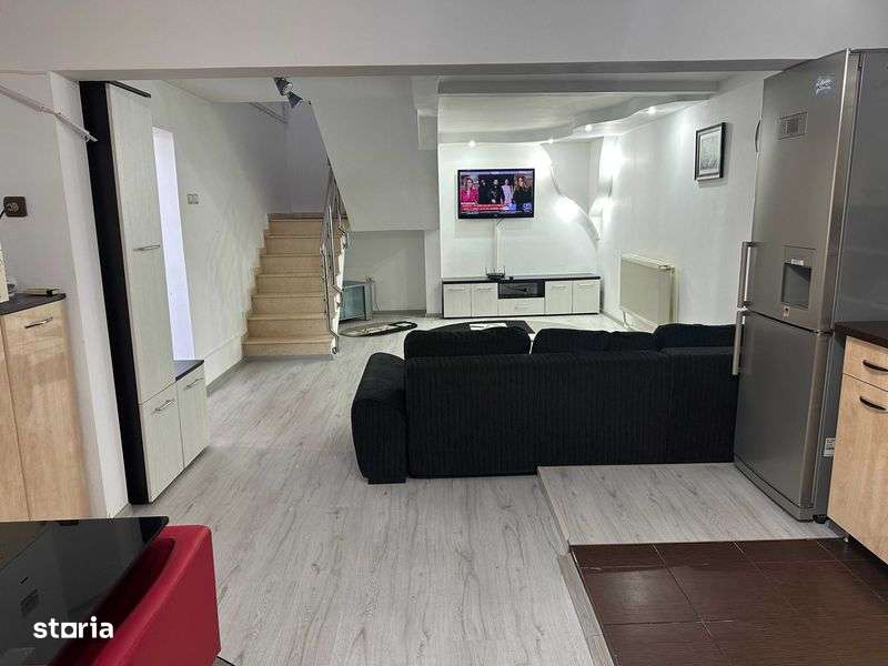 Propietar Vand Casa P+M 90mp zona centrala Palatul de Justitie - Imagine principală: 5/8