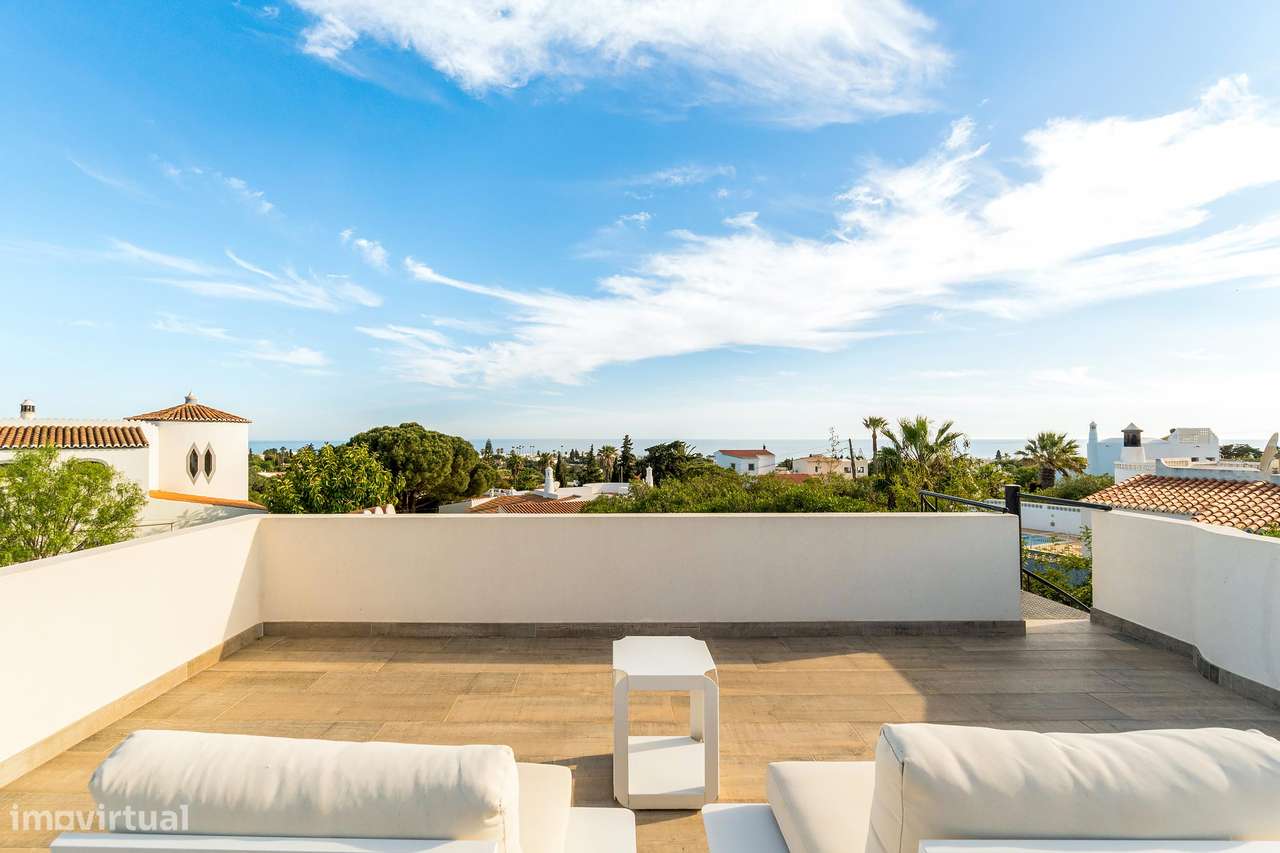 Deslumbrante moradia com piscina, terraço e vista mar-43