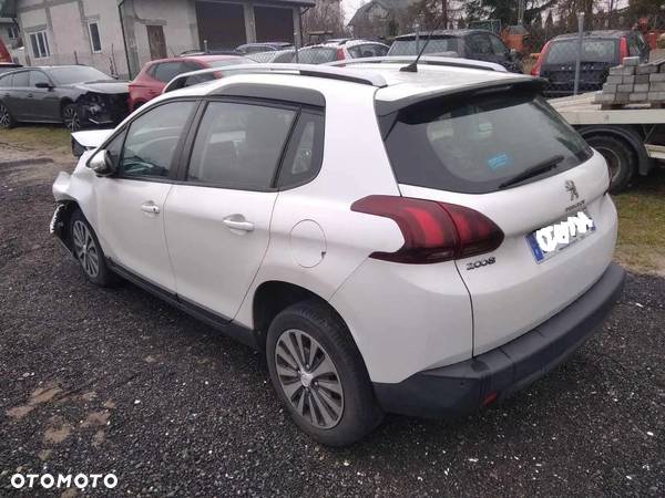 Peugeot 2008 1.6 e-HDi Active S&S - 18