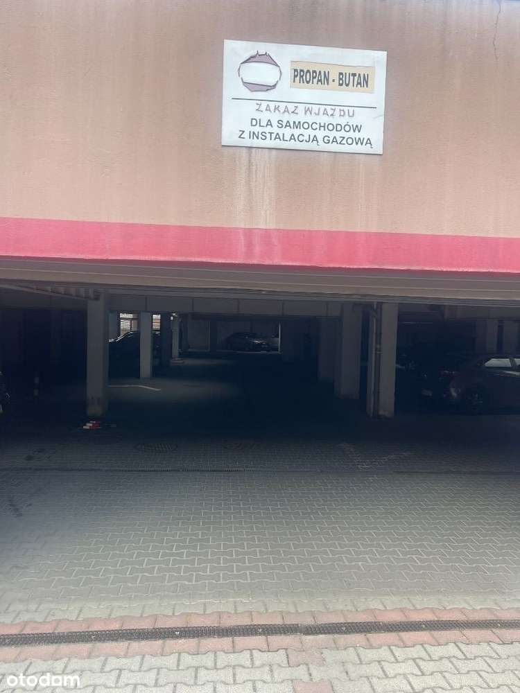 Stefana Jaracza. Ołbin.  Miejsce postojowe w hali garażowej - Pełny obrazek: 5/5