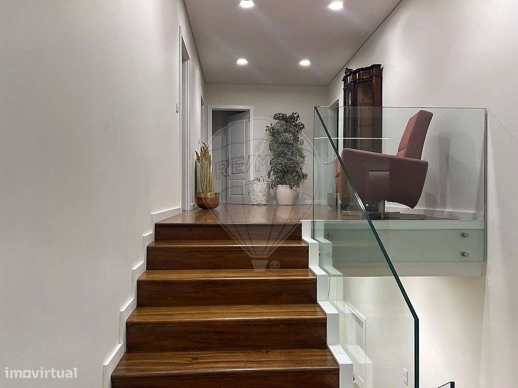 Moradia T4 para venda-13