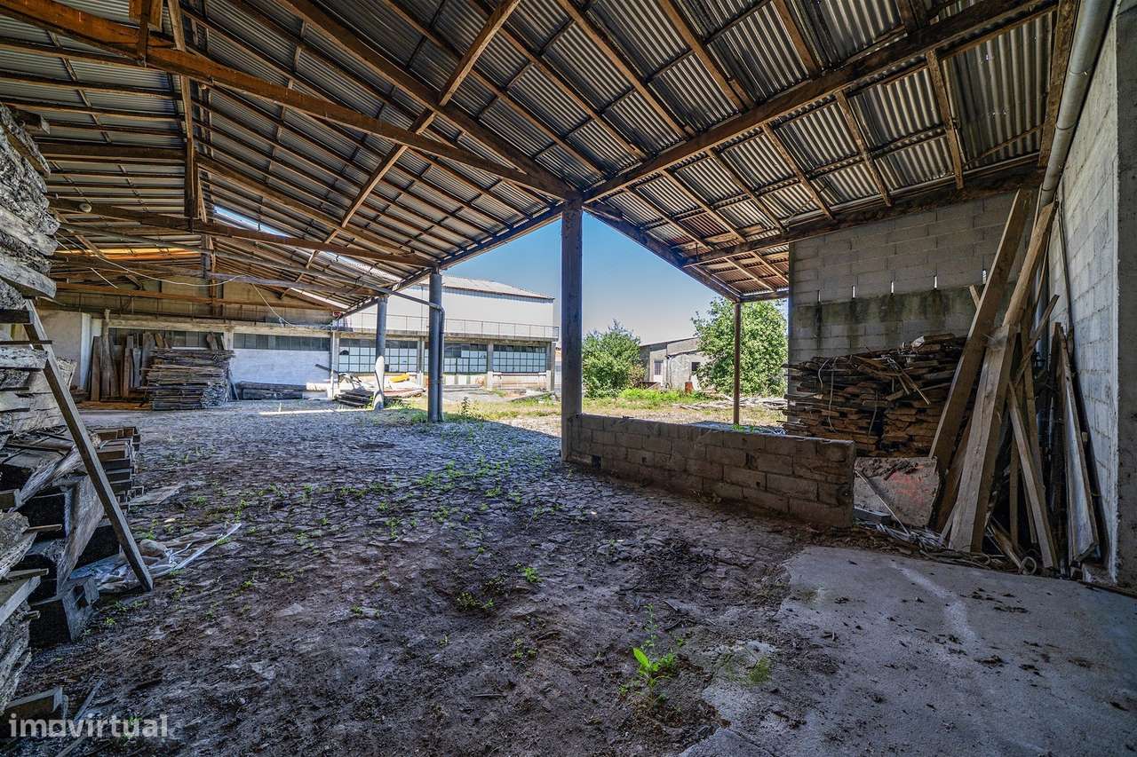Conjunto de Pavilhões Industriais para Reabilitação | Parada de Tibães-49