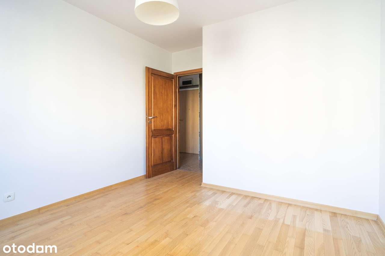 Do Wprowadzenia! Możliwe 3 Pokoje! Garaż! Piwnica! Bliska Białołęka!-8