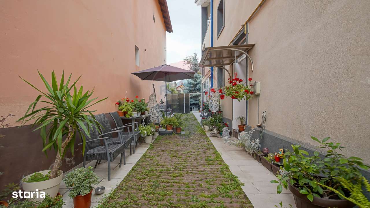 Casă / Vilă cu 14 camere de vânzare în zona Astra - Imagine principală: 4/20