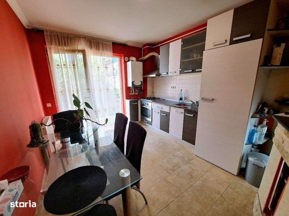 Apartament 2 camere spațios + parcare in Zona Florilor-Floresti-6