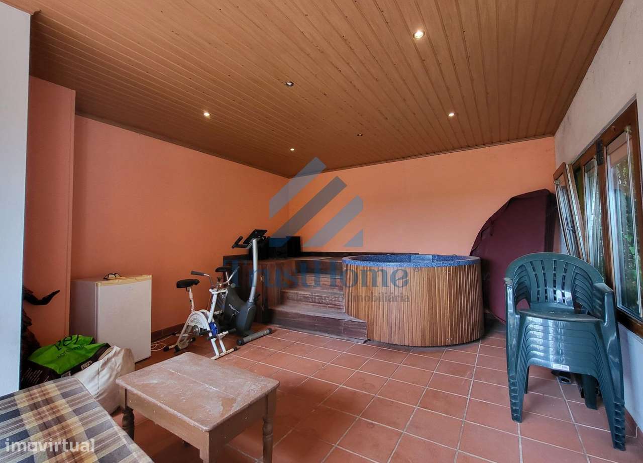 MoradiaV5 com jardim, piscina e ginásio no centro de Coruche-28